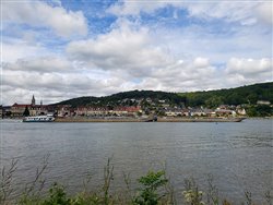 Caudebec-en-Caux, vue de la rive gauche de la Seine. - Rives-en-Seine